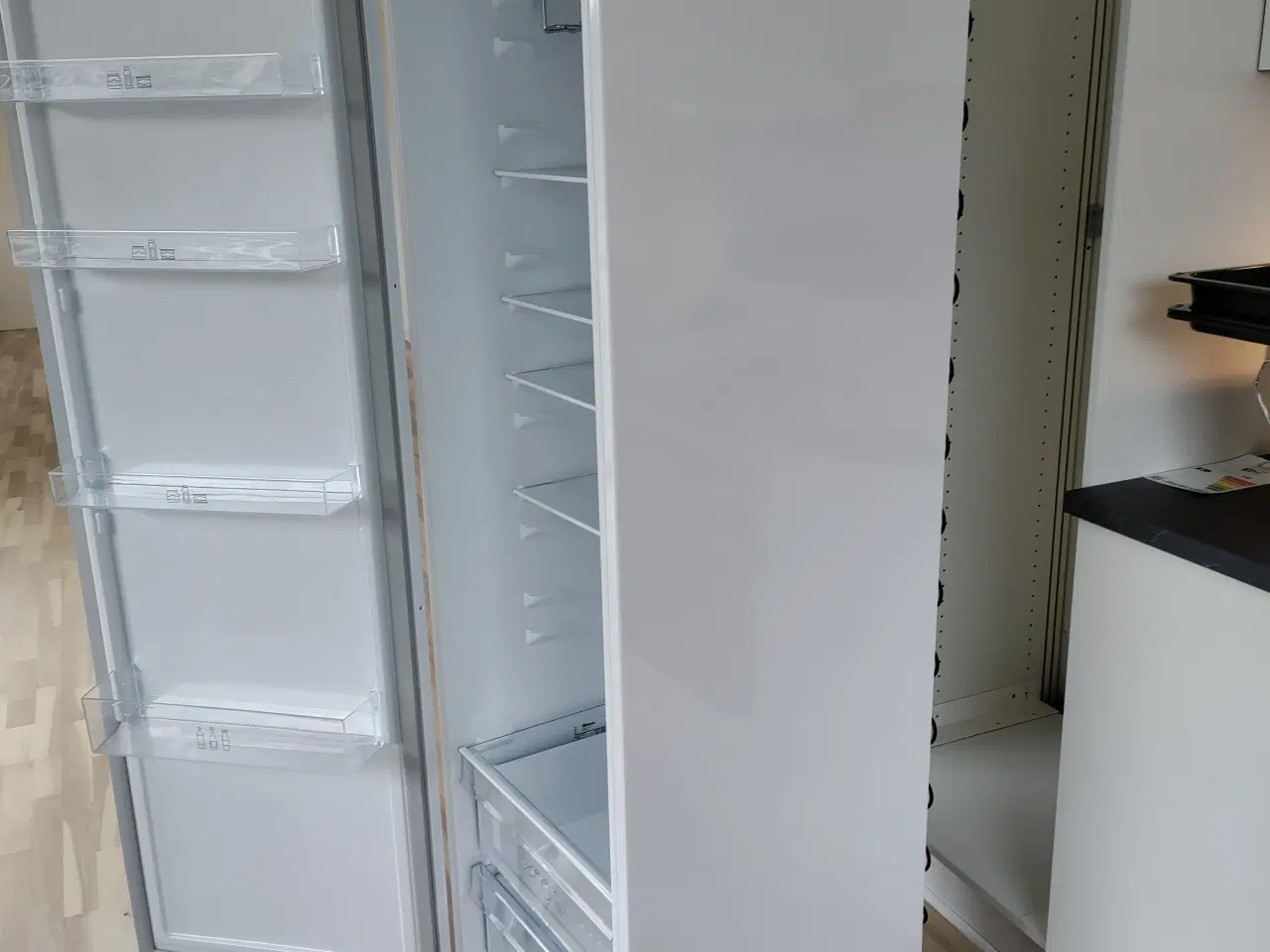 Billede 4 - Nyt køleskab i hvid.