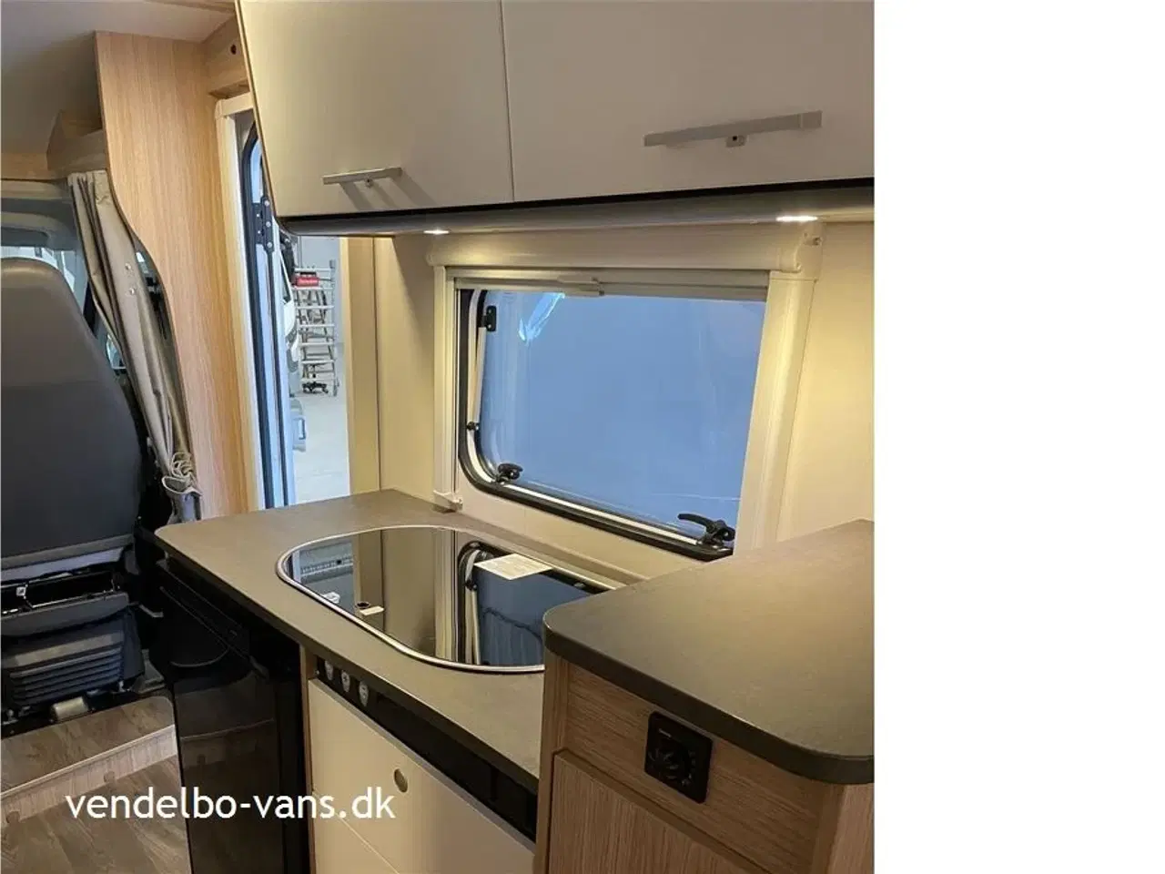 Billede 7 - 2022 - SunLight VAN V69   Fritstående dobbeltseng i bag