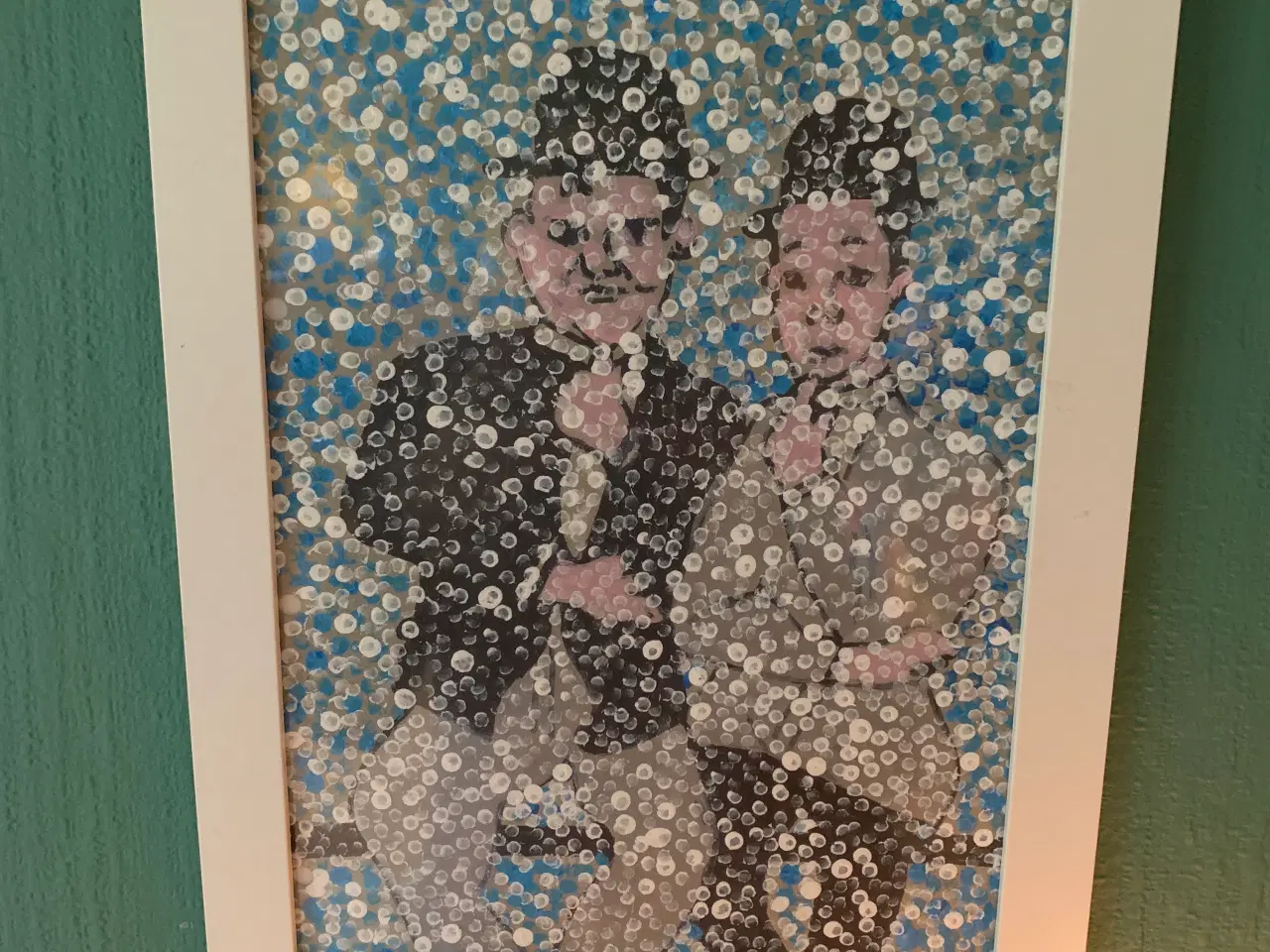 Billede 1 - Akrylmaleri, prikmetode. Gøg og gokke indrammet,