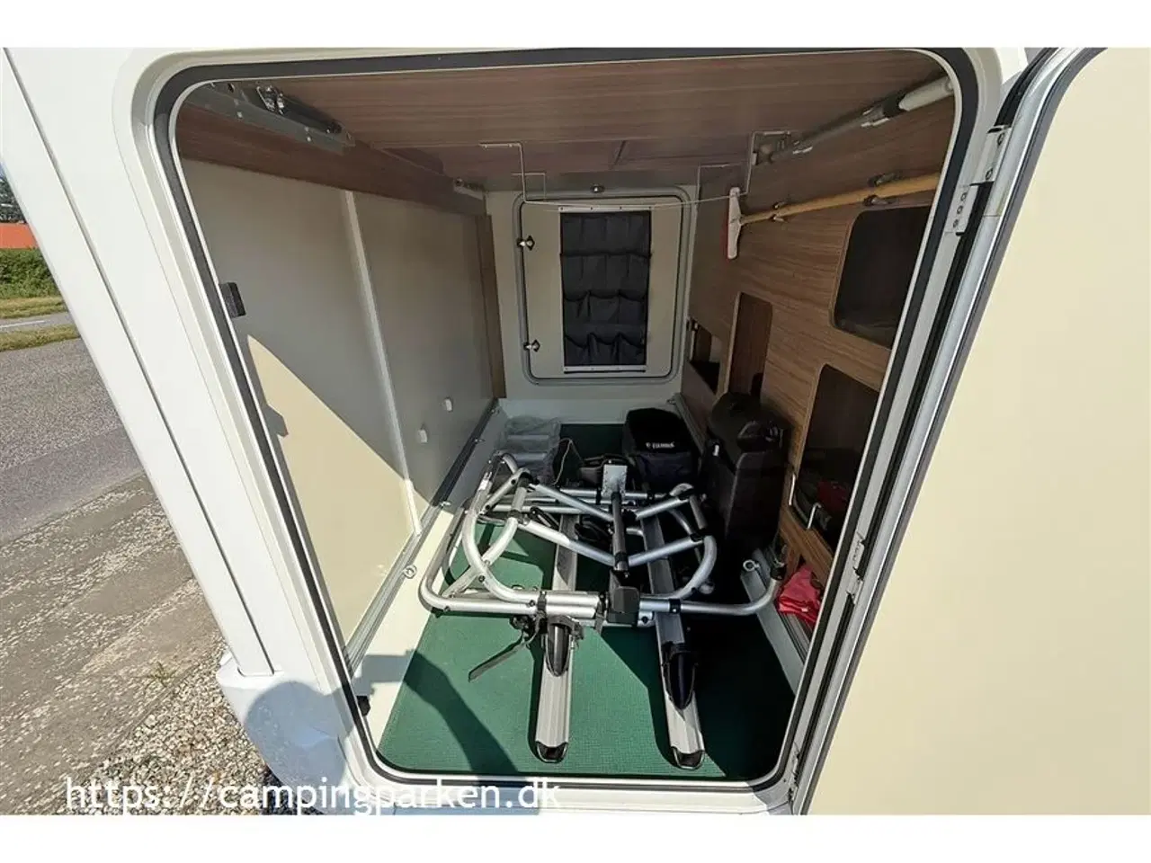 Billede 13 - 2022 - Euramobil Profila T 720 EB   En ægte tysk luksusvogn fra Euramobil. Lækkert interiør i klassiske farver og høj materiale kvalitet