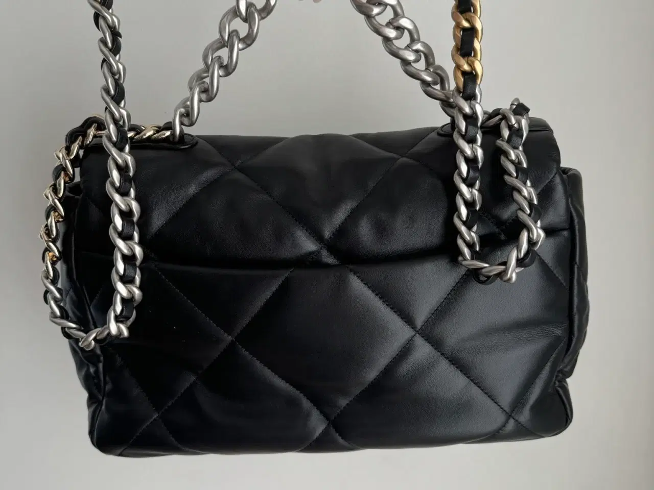 Billede 7 - Super flot Chanel 19 handbag