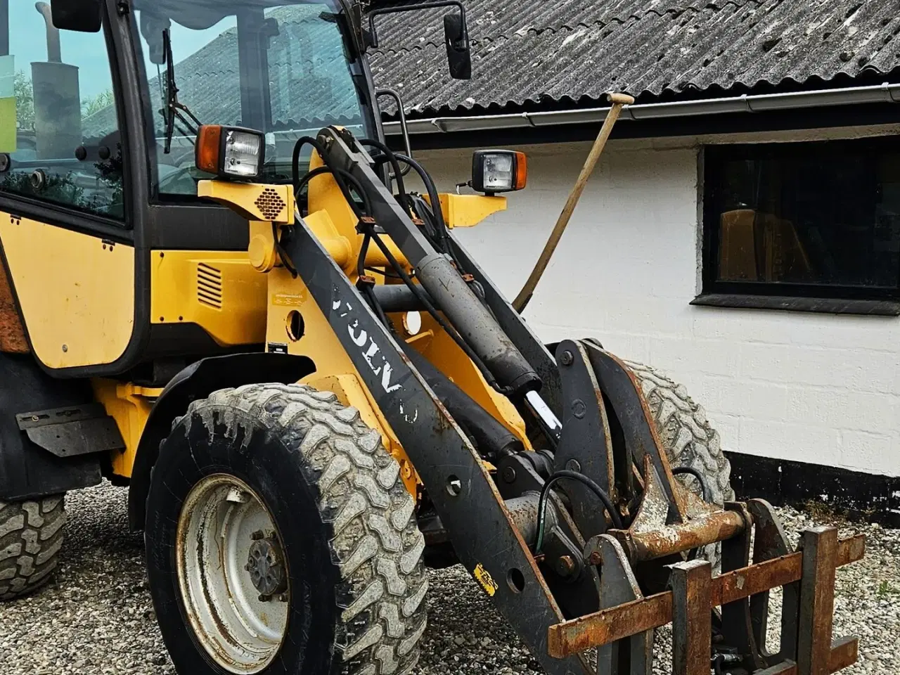 Billede 2 - Volvo L25B / årg. 2006 / 4500 timer / 2 redskaber