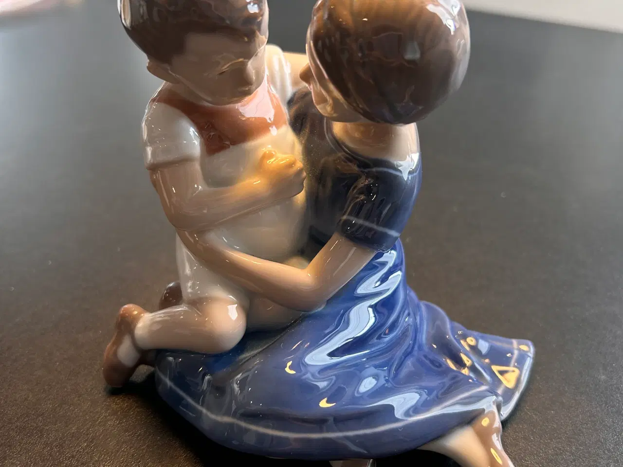 Billede 1 - Royal Copenhagen pige med dreng