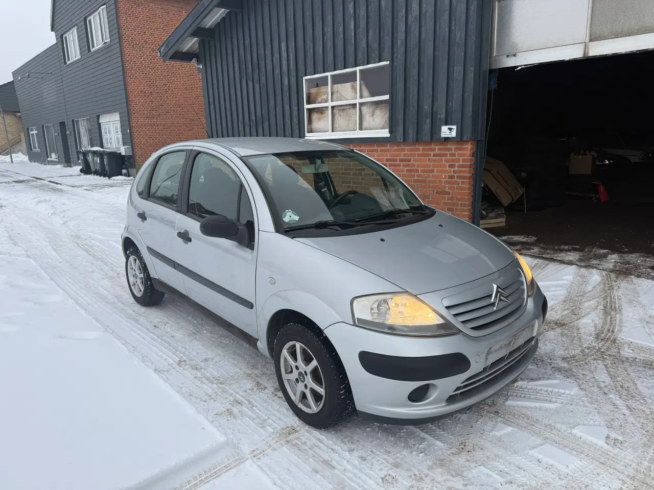 Billede 2 - Velholdt Bil