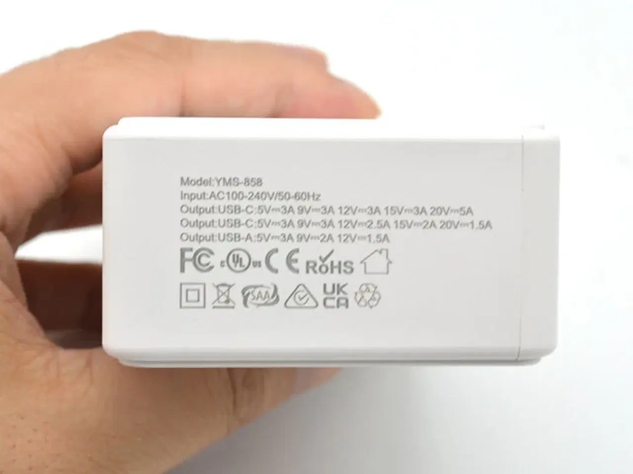 Billede 2 - Ladestation GaN 240W – 8 porte (USB-C & USB-A) – Hurtig opladning til mobil og bærbar computer