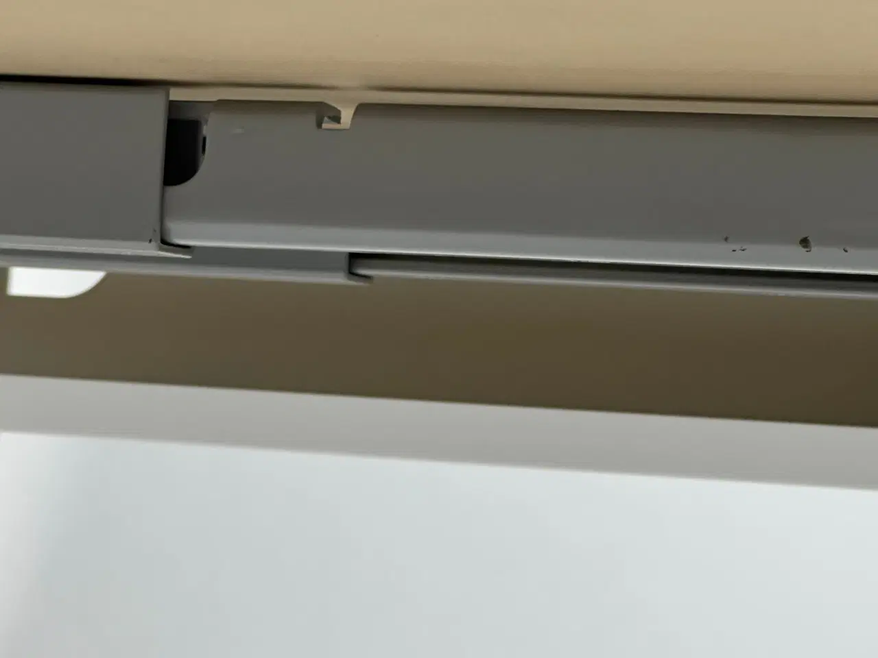 Billede 5 - Hæve-/sænkebord 180x80