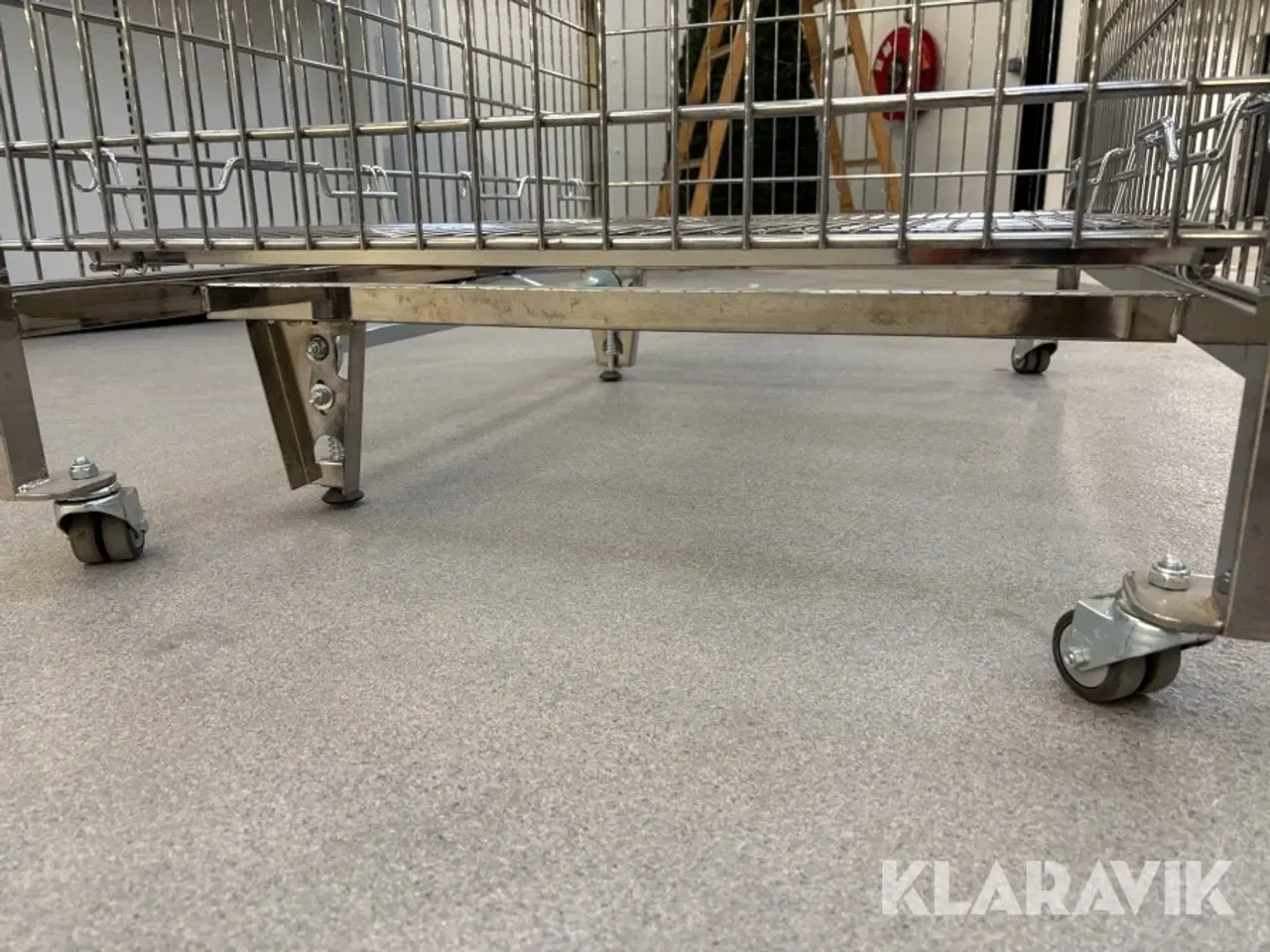 Billede 3 - Butiksinventar / metalburer 105 styk