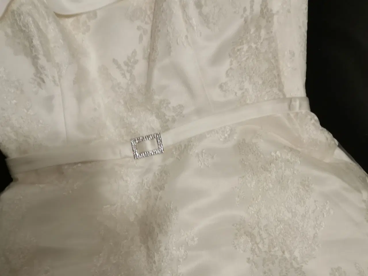 Billede 1 - Smuk brud/ andet kjole 