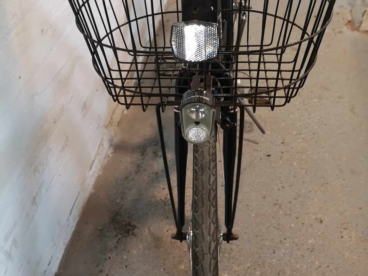 Billede 8 - SCO 28" 53cm ,7 gear, dæk som ny ,For- og baglygte