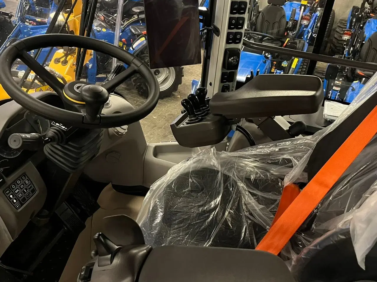 Billede 7 - Volvo L 70 H H2 BEMÆRK MED GARANTI FRA VOLVO FREM TIL DEN 30.11.2026. AGRICULTURE DK-maskine med lang arm, Co-Pilot & med 750mm Michelin MEGA X BIB hjul.