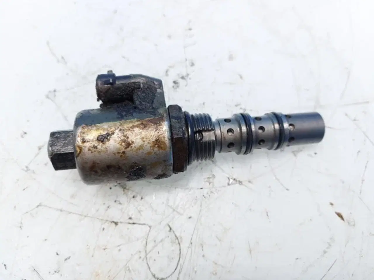 Billede 8 - New Holland /Case  Elektrisk ventil 5168054