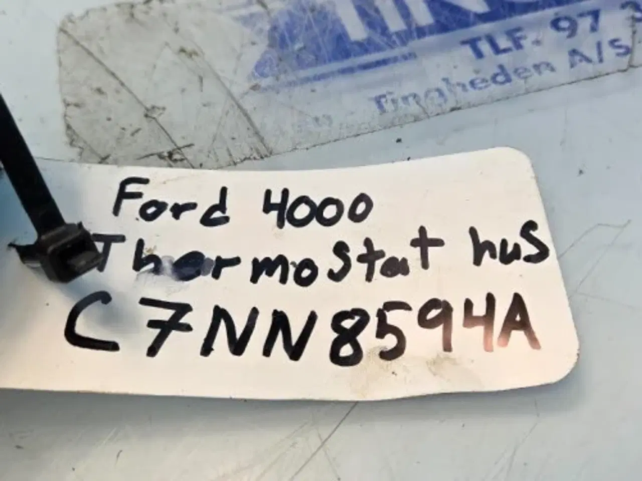 Billede 13 - Ford 4000 Thermostat Hus C7NN8594A