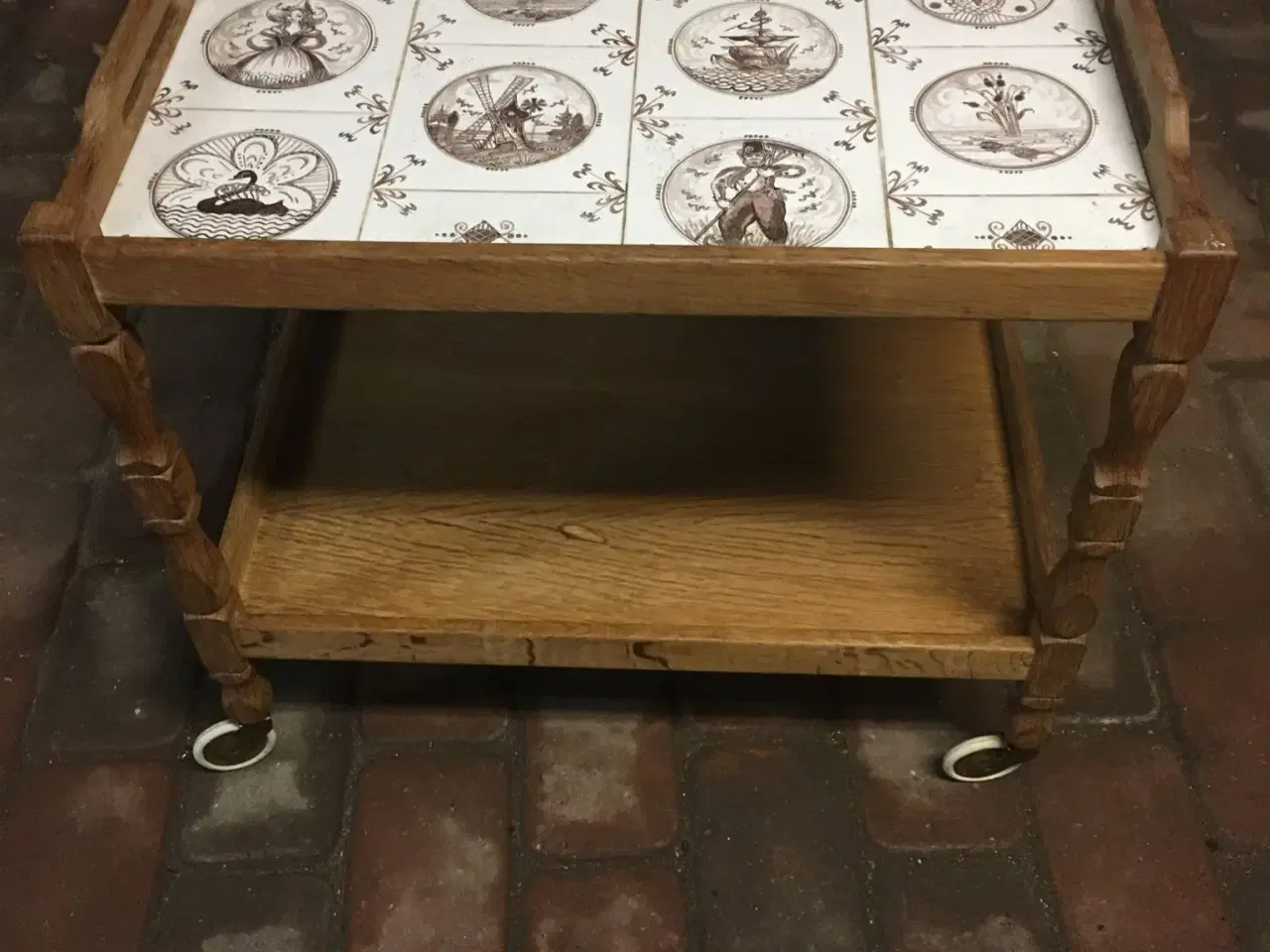 Billede 1 - Bakkebord