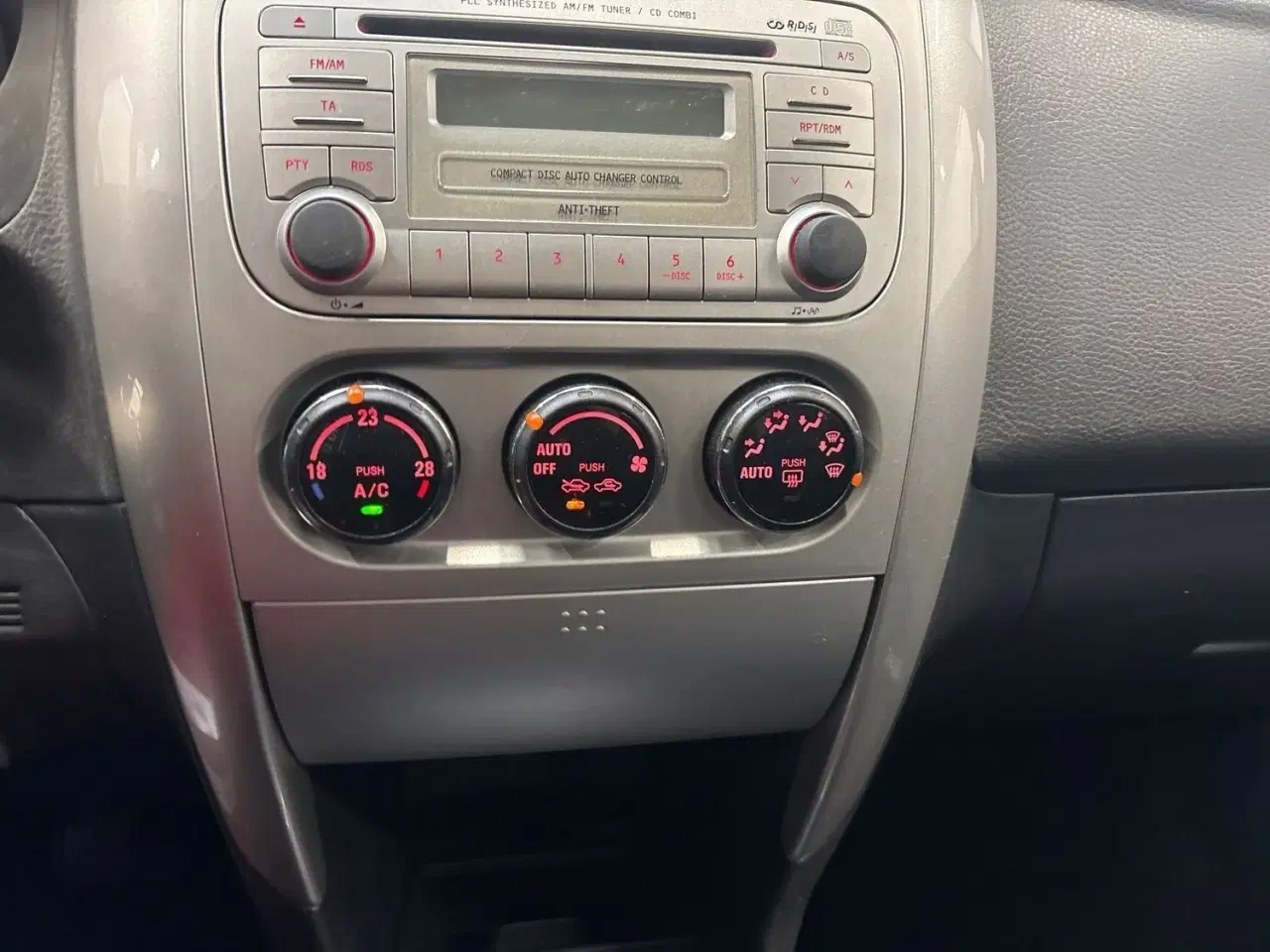 Billede 3 - Suzuki Liana 1,6 aut.