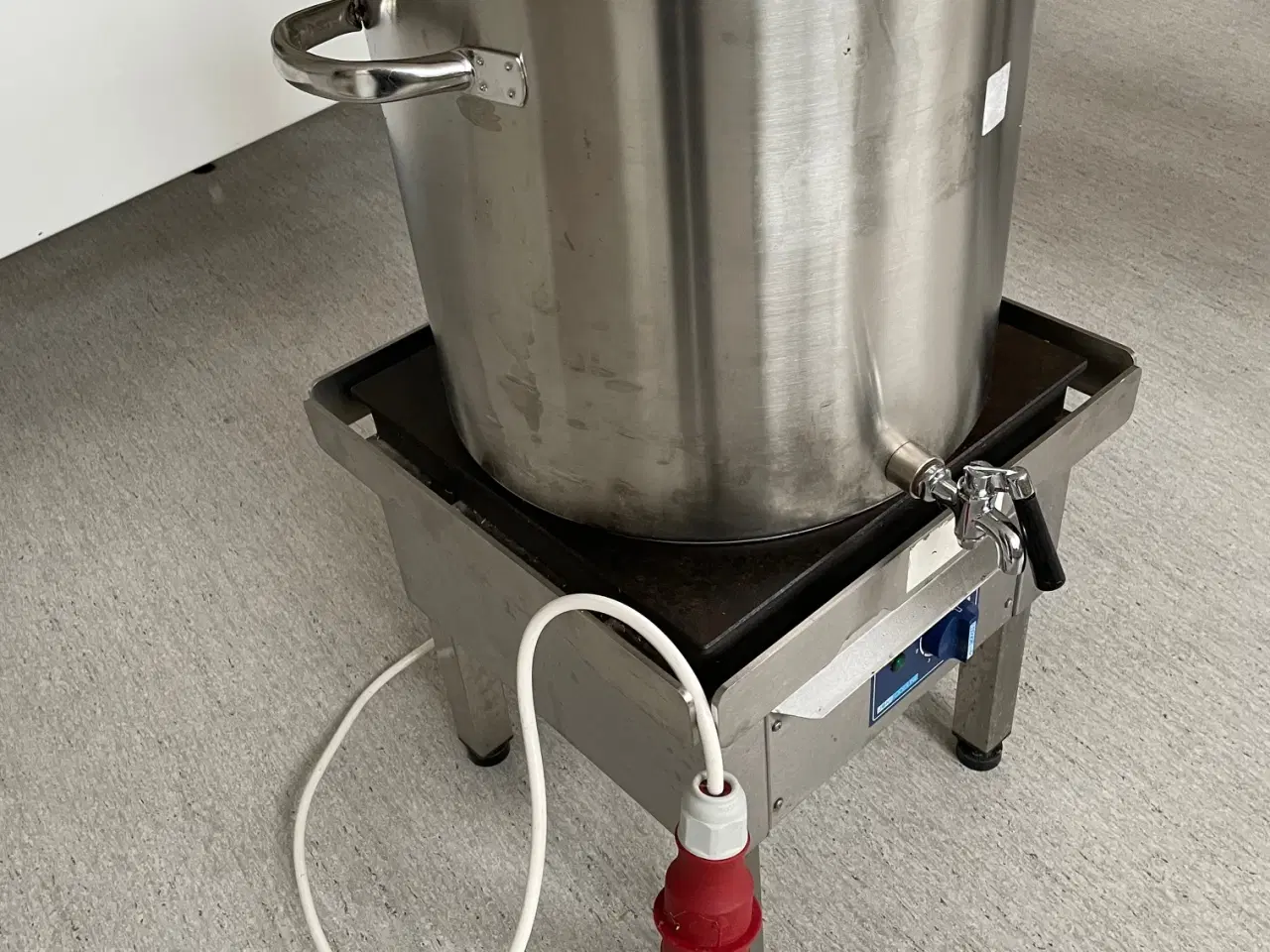 Billede 1 - JØNI kogetaburet model KSF-40 +gryde med tappehane