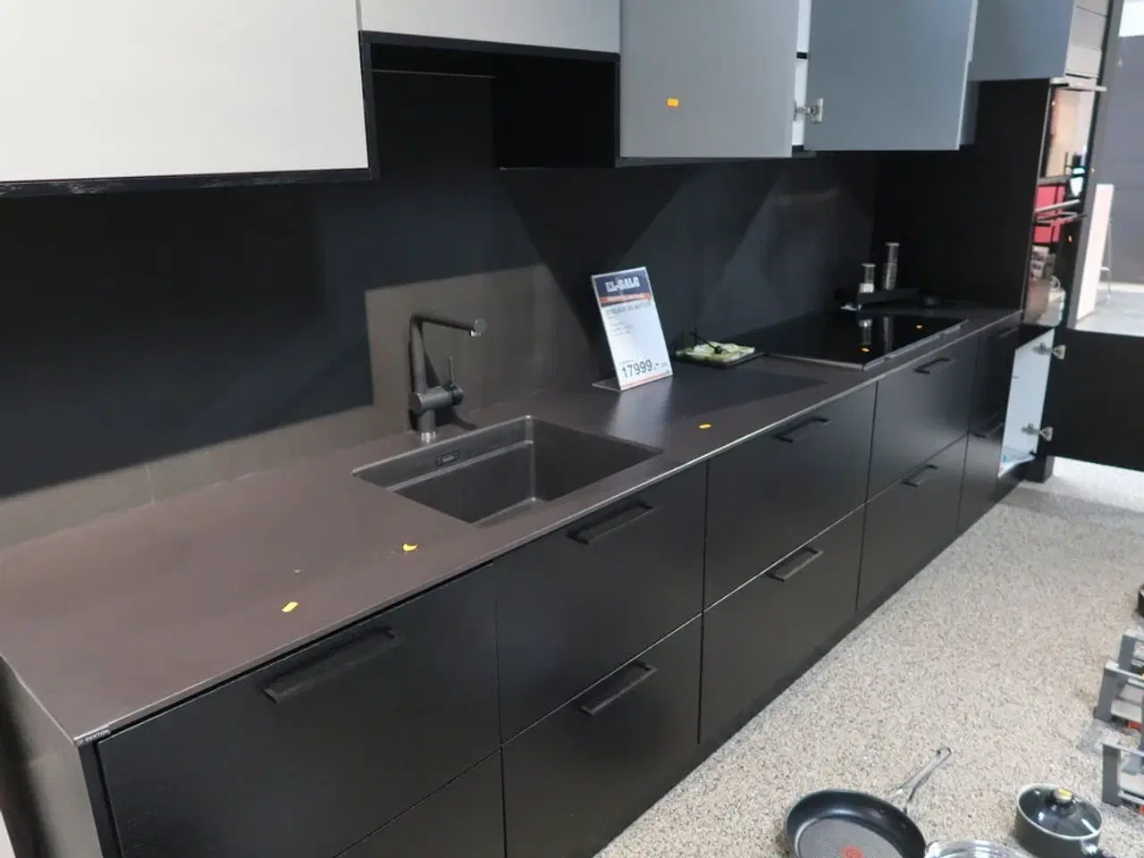 Billede 29 - Køkken NORDANRO uden hårdehvidevarer med stenbordplade DEKTON