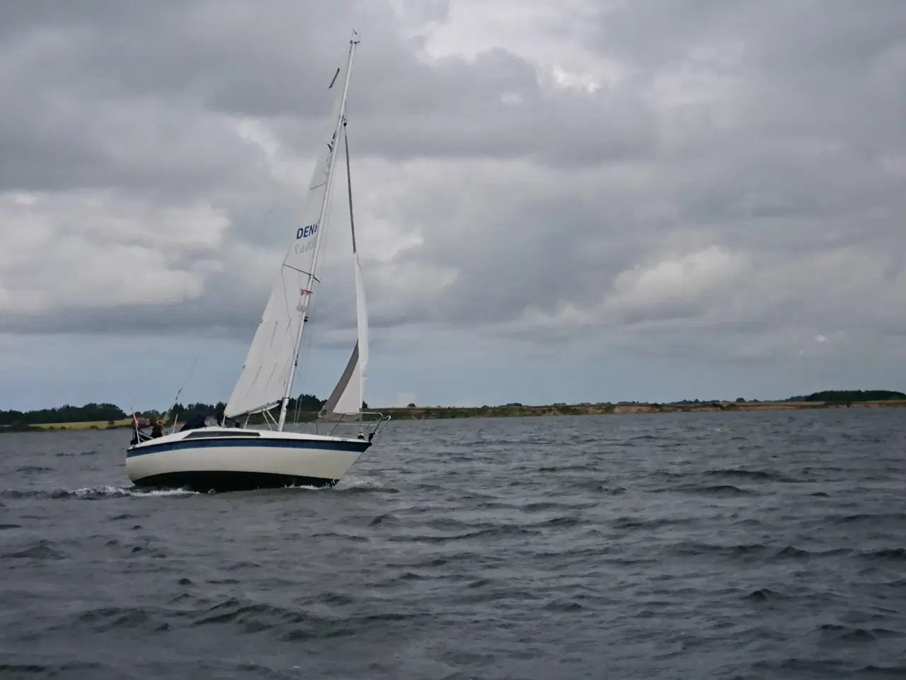 Billede 1 - Sunwind 26- Perfekt familiebåd, med gode sejlegens