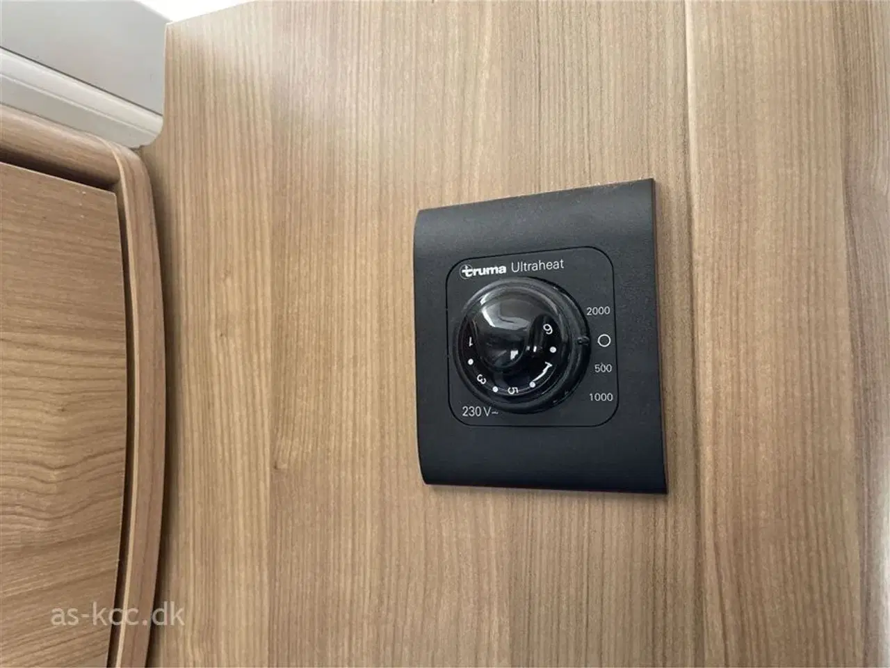 Billede 16 - 2014 - Hymer Touring 430 GT   Hymer Touring Triton 430 GT årgang 2014 3 sovepladser, 2 siddepladser, Mover, Cykelholder, Solsejl. 2 fl. 6 kg gas tomme, Reservehjul.