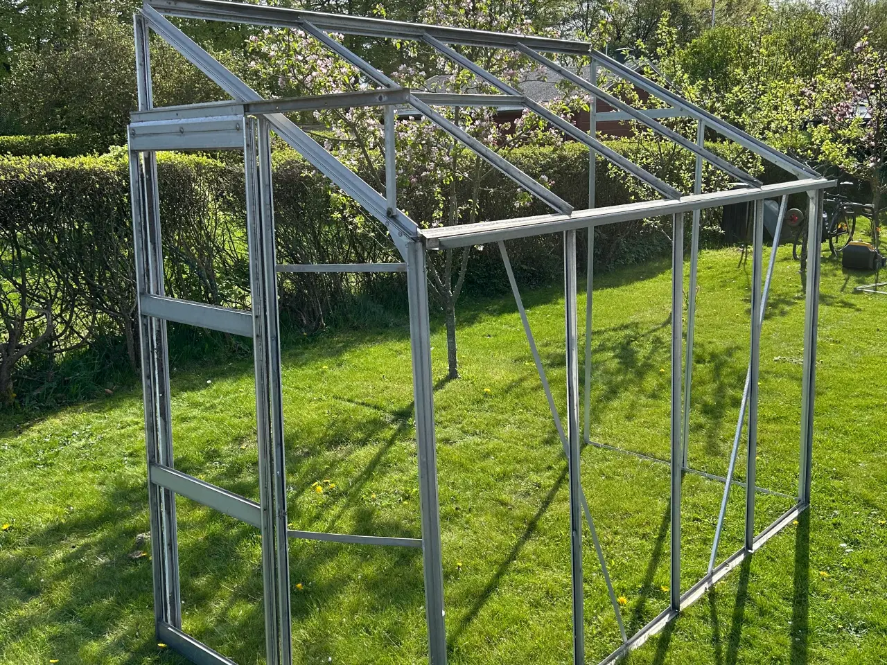 Billede 2 - Væg drivhus  uden glas