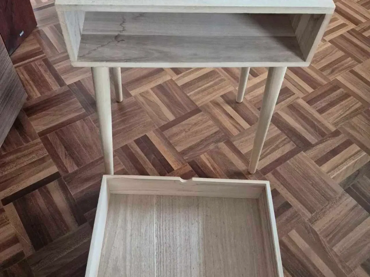 Billede 6 - Sengebord /  skuffemøbel
