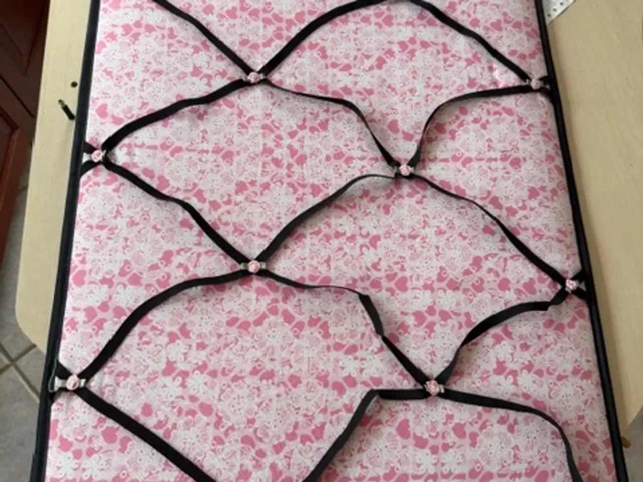 Billede 1 - Opslagstavle i stof