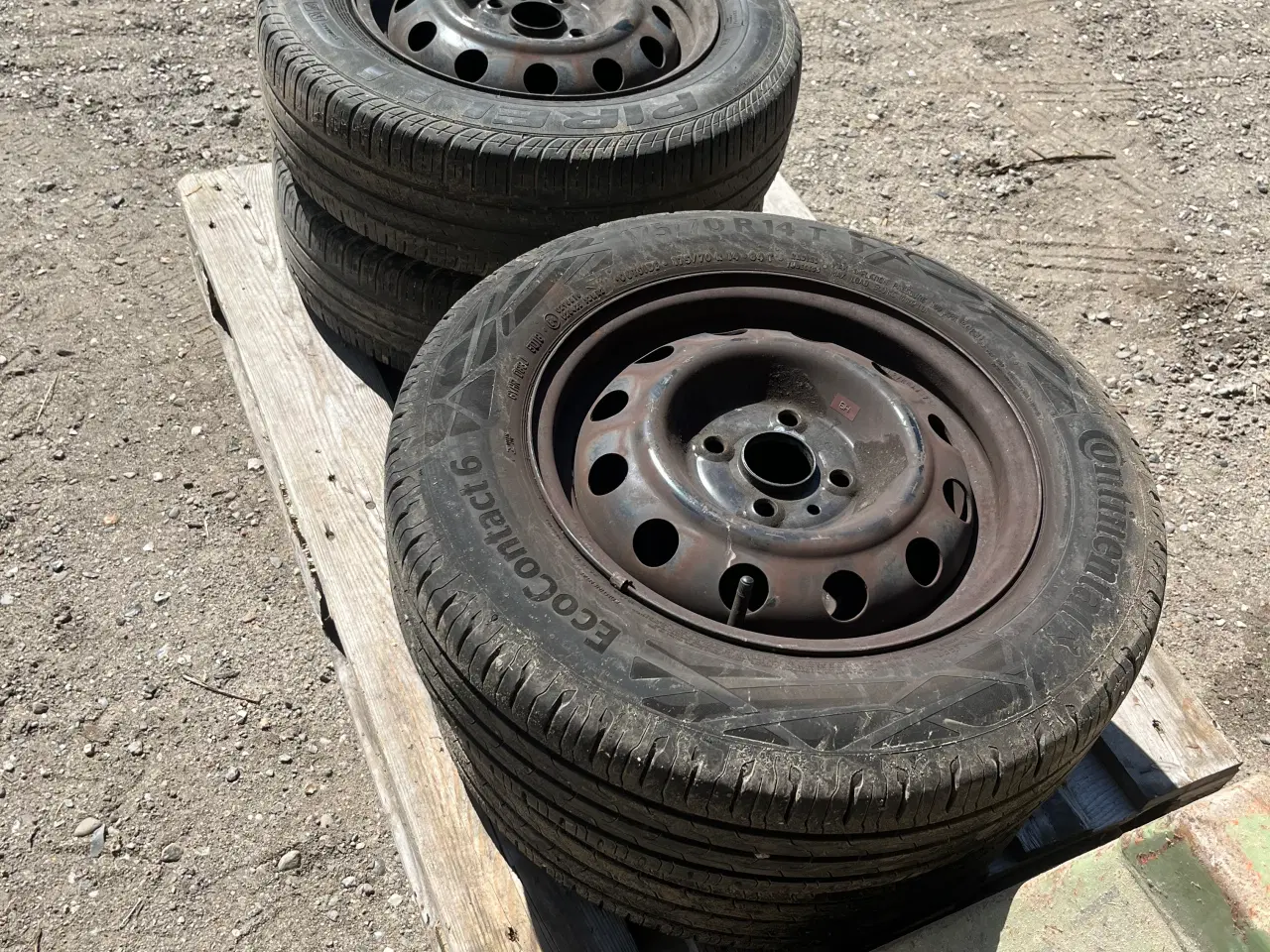 Billede 1 - Stålfælge m dæk
