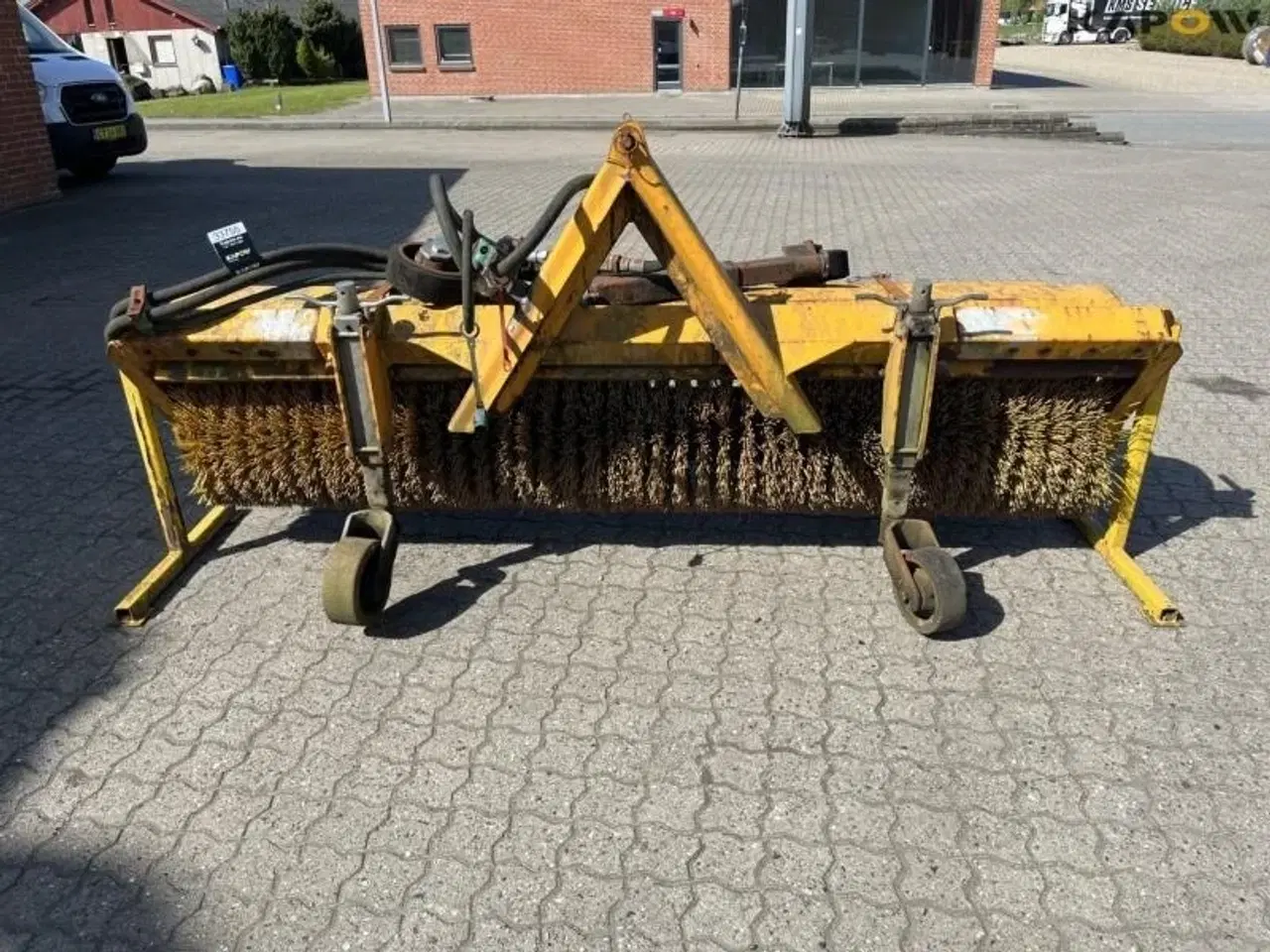Billede 6 - - - - Fejekost