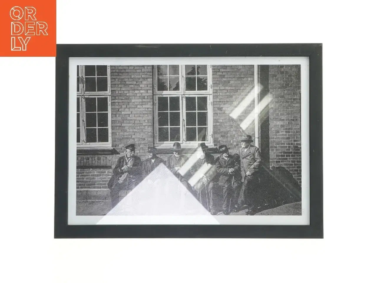 Billede 1 - Sort billedramme med historisk foto (str. 21x29,7 cm)