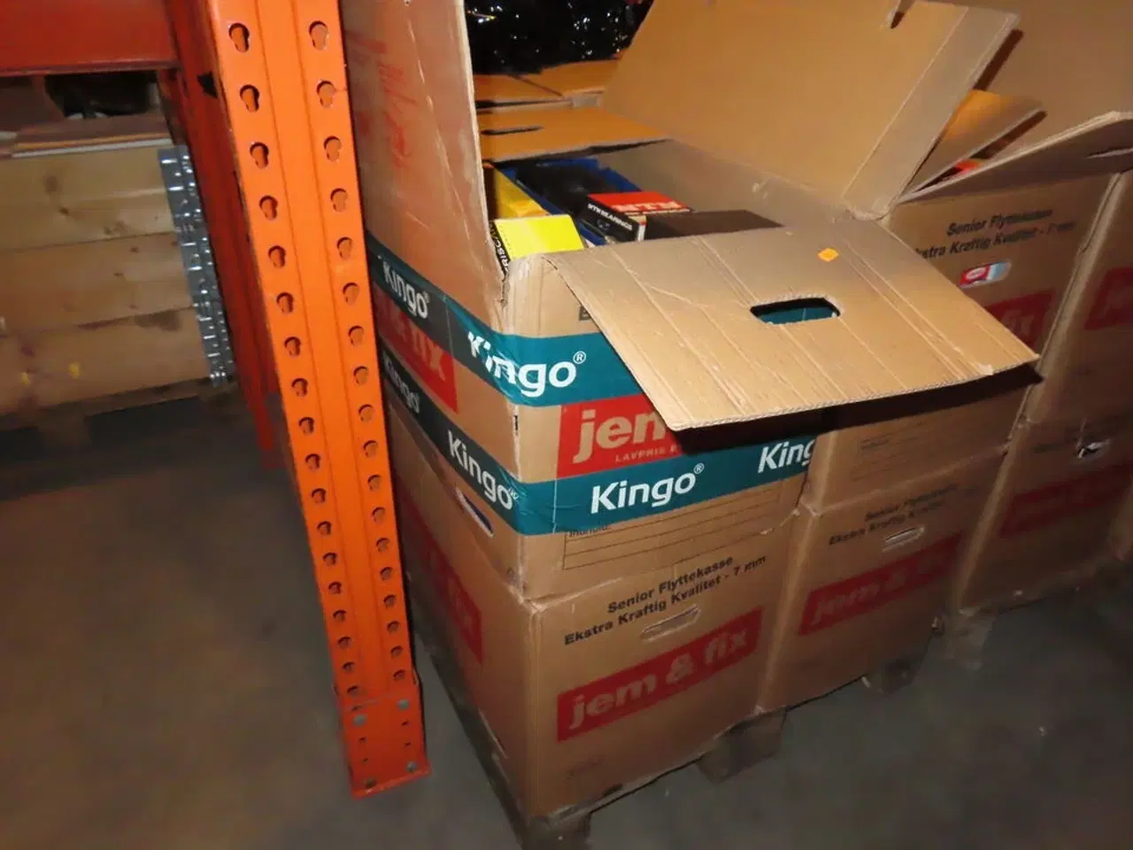 Billede 25 - 14 Paller med Autoreservedele