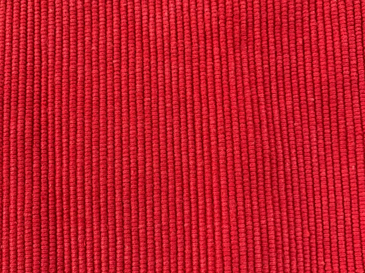 Billede 2 - 4 stk dækkeservietter i rød farve. 