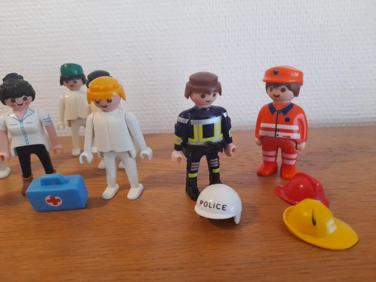 Billede 2 - Playmobil: Læger, sygeplejersker m.m