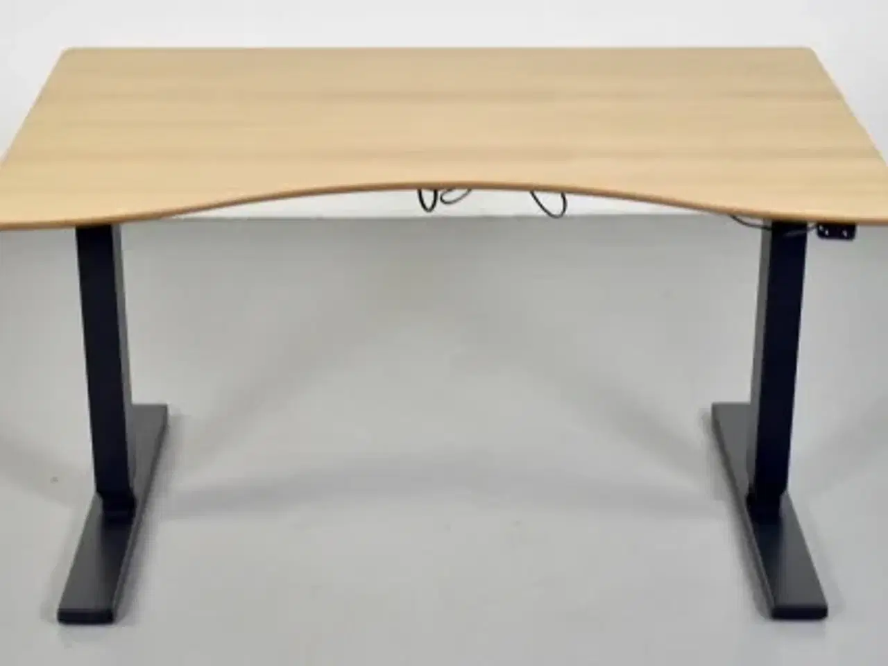 Billede 1 - Scan office hæve-/sænkebord med ege-laminat og mavebue, 120 cm.