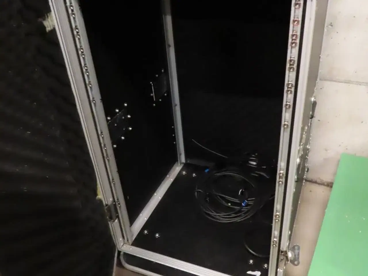 Billede 4 - Mixerpult BEHRINGER XENUX QX2442USB samt flightcase