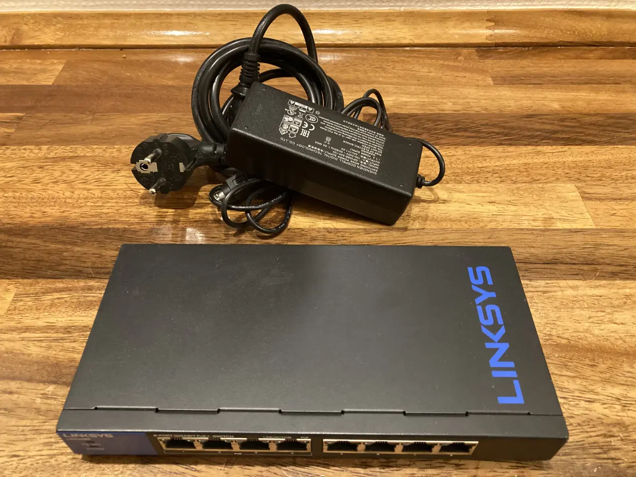Billede 2 - Linksys LGS108P PoE+ Netværk switch - 8-port (1000