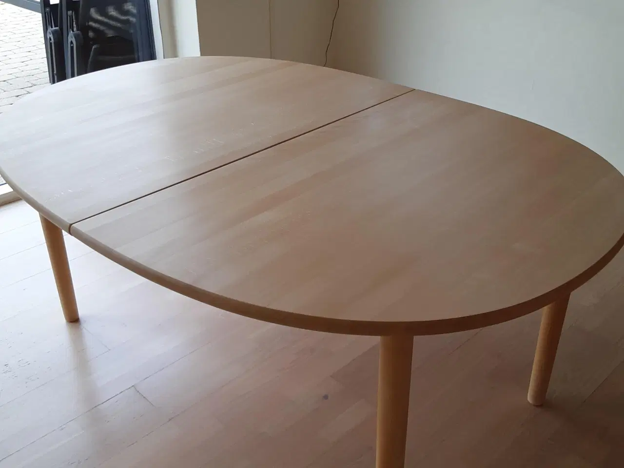 Billede 2 - spisebord sæbebehandlet bøg + 4 stole