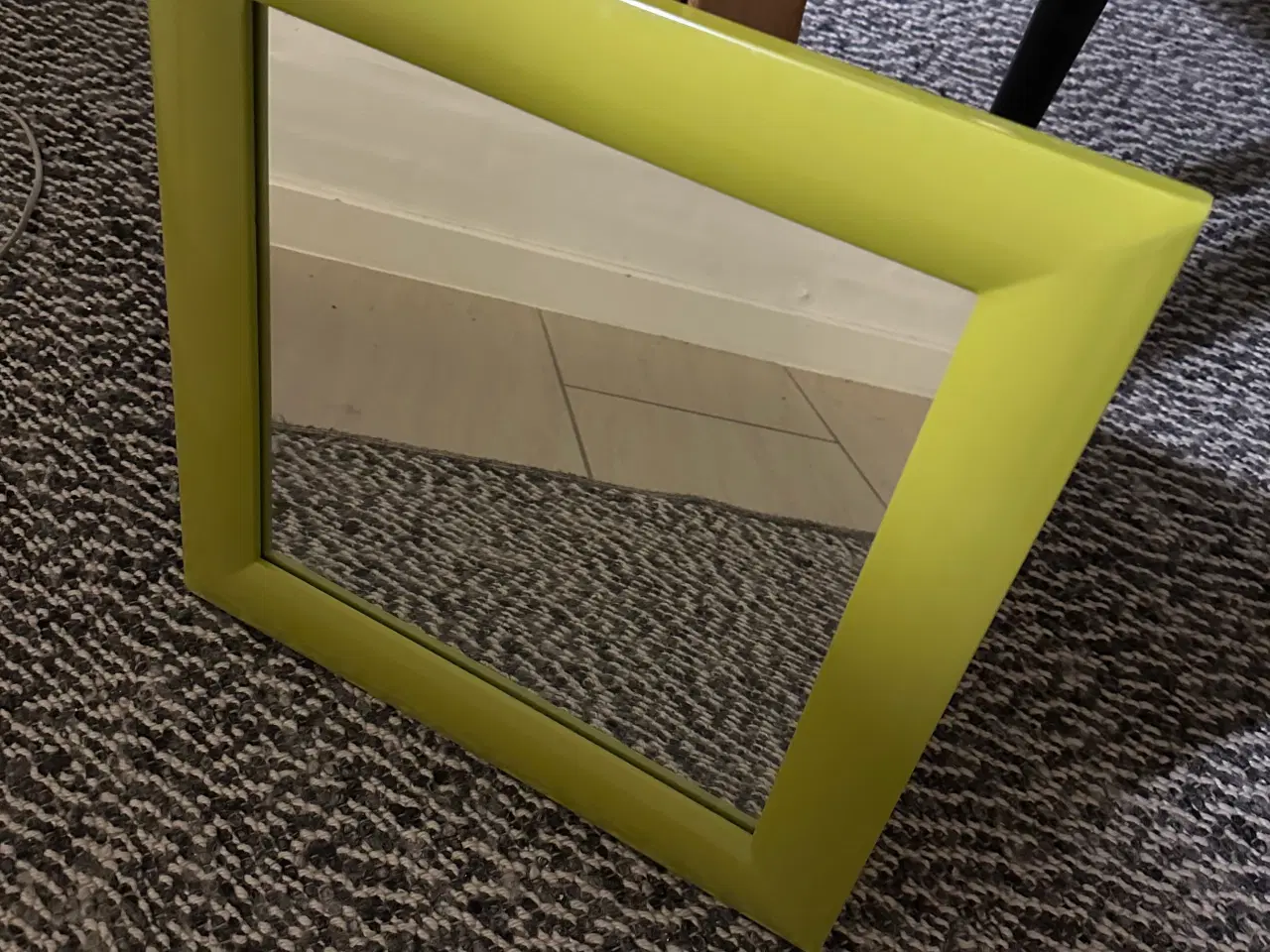Billede 1 - Fint grønt spejl til børneværelset