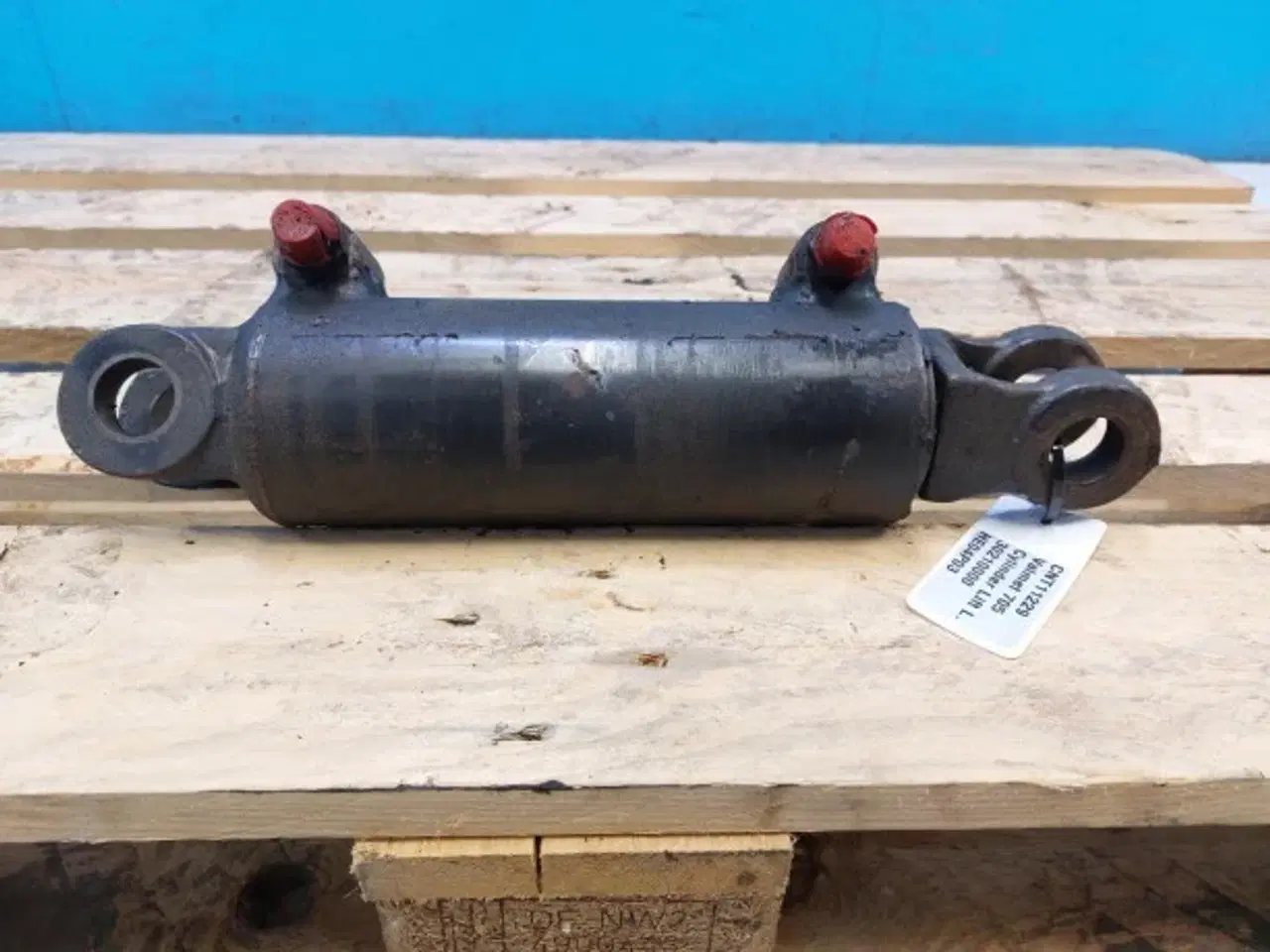 Billede 4 - Valmet 705 Løftecylinder L.  30210000