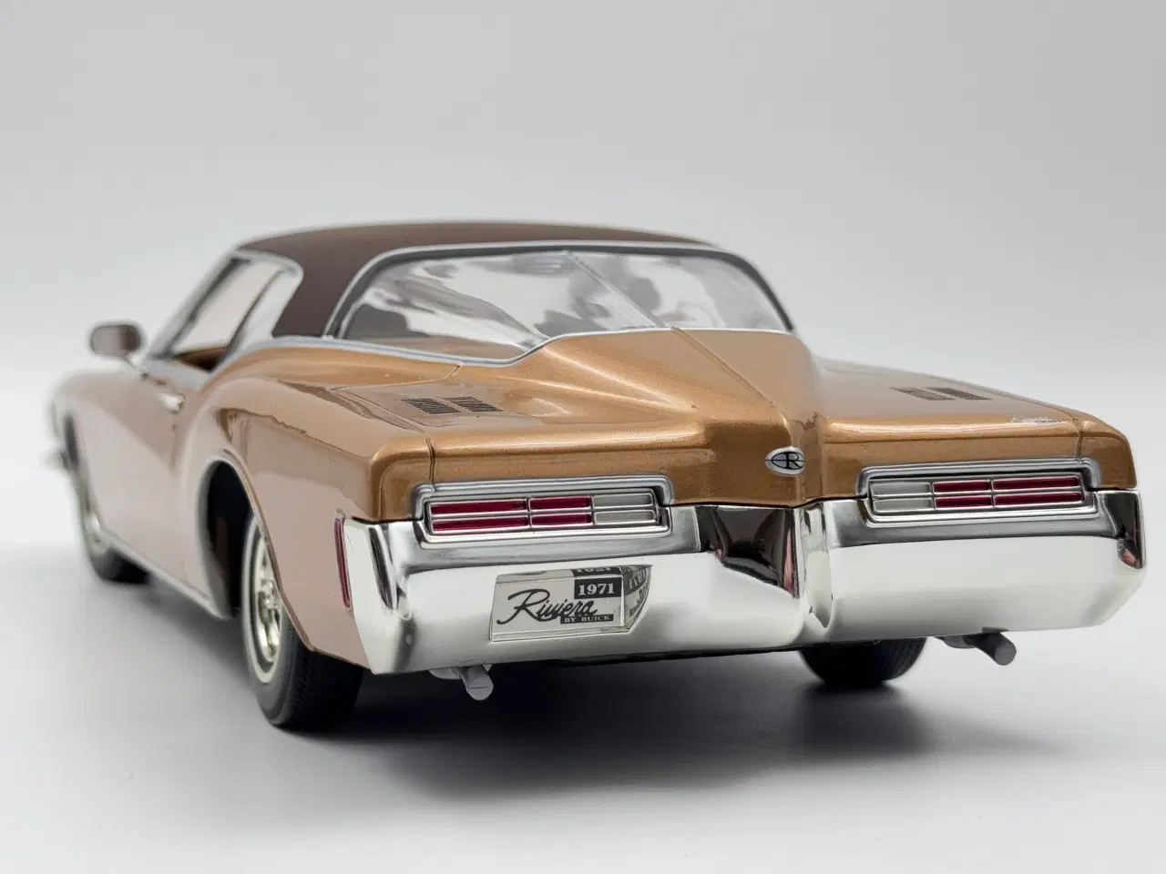 Billede 9 - 1971 Buick Riviera 1:18  Super flot!  