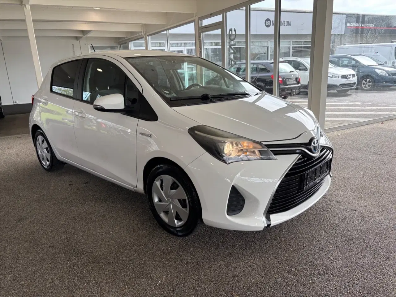 Billede 2 - Toyota Yaris 1,5 Hybrid H1 e-CVT Van