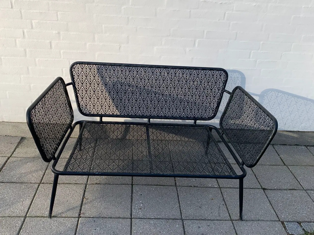 Billede 2 - Sort metal bænk med puder