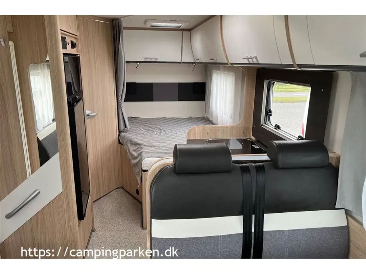 Billede 10 - 2020 - SunLight T 64   Velholdt kort autocamper med fransk seng og automatgear