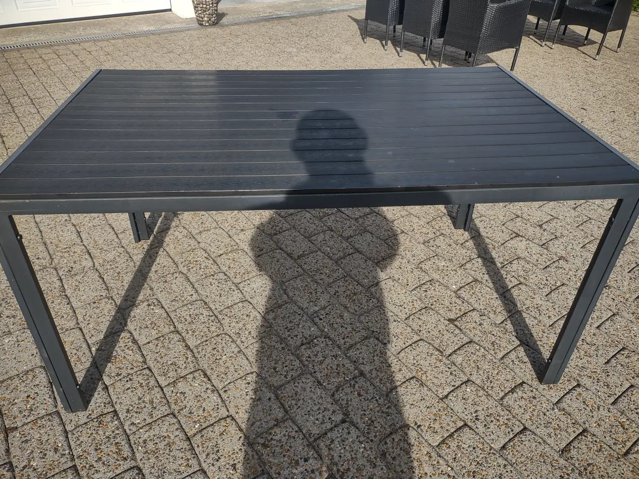 Billede 1 - Havebord, nonwood