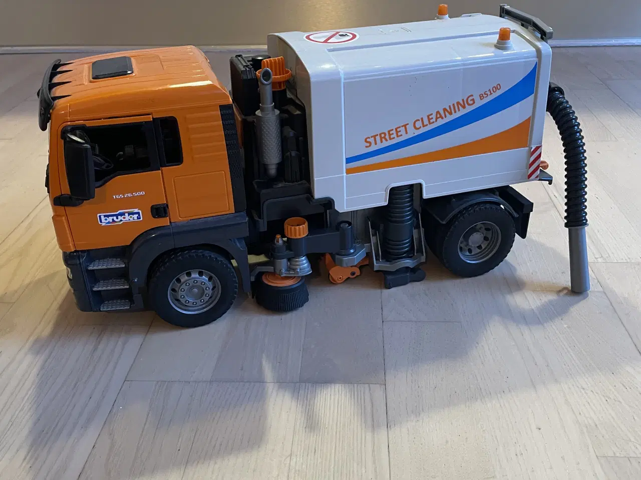 Billede 4 - Bruder fejemaskine, traktor mm.