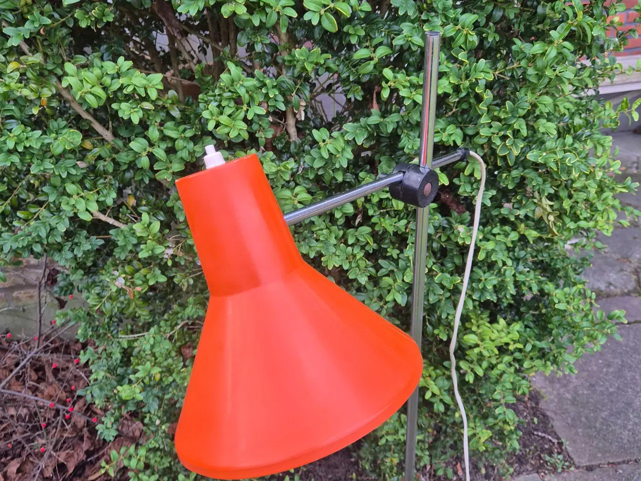 Billede 3 - Orange gulvlampe med skærm som på en arkitektlampe