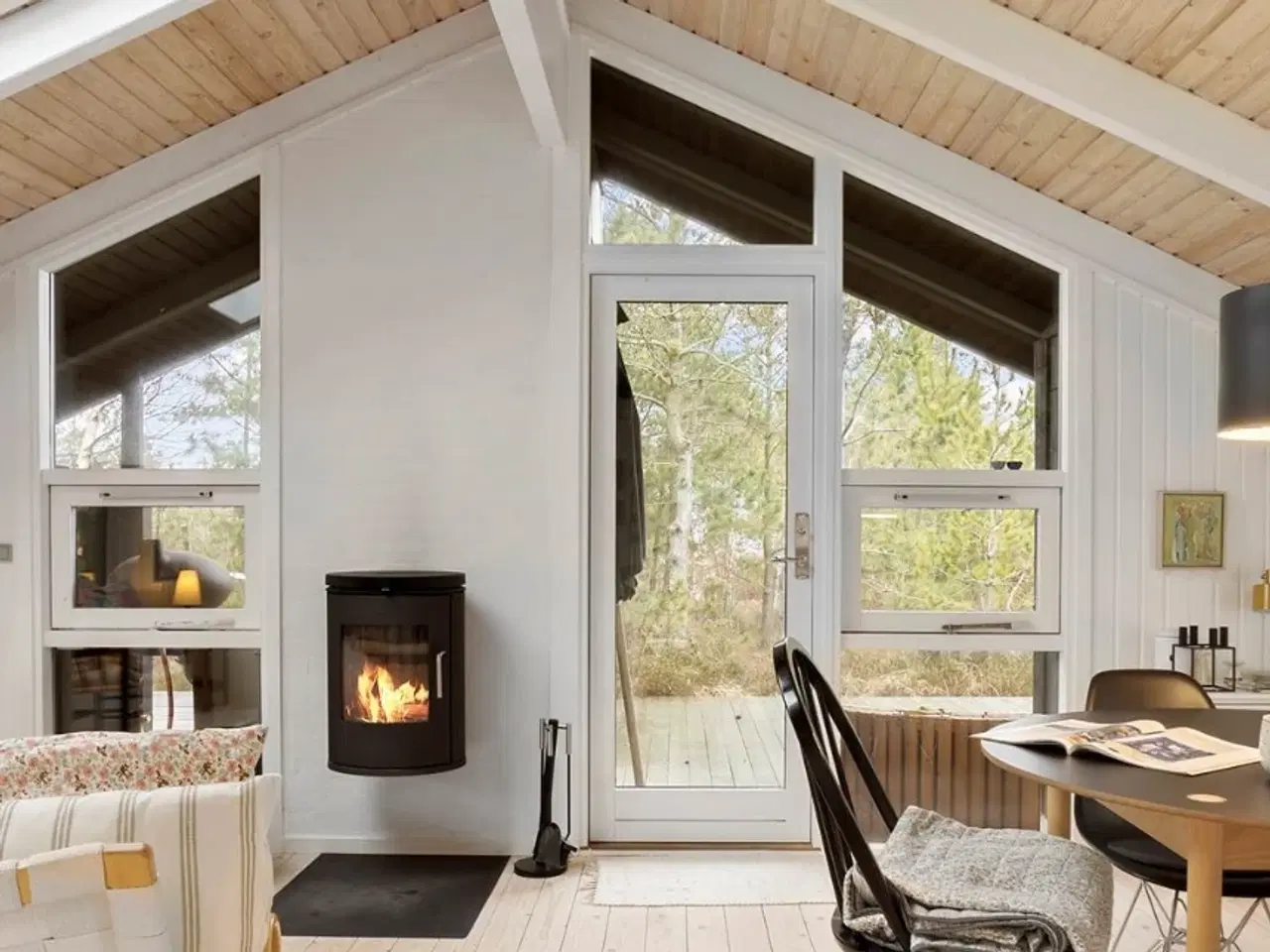 Billede 2 - Velholdt sommerhus tæt på børnevenlig badestrand