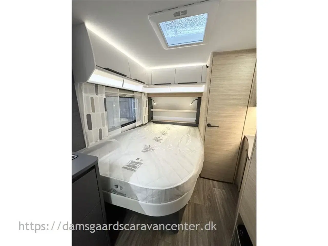 Billede 16 - 2026 - Fendt Apero 495 SFB   Franskseng-Gulvtemp.-Fluenetdør-3 udstyrspk.