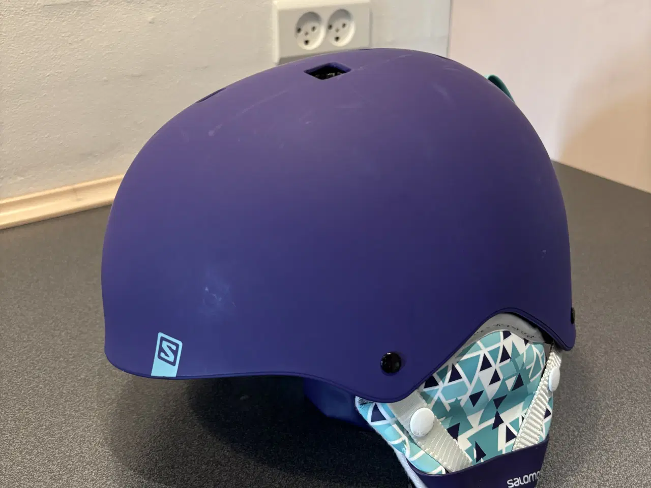 Billede 1 - Salomon Skihjelm
