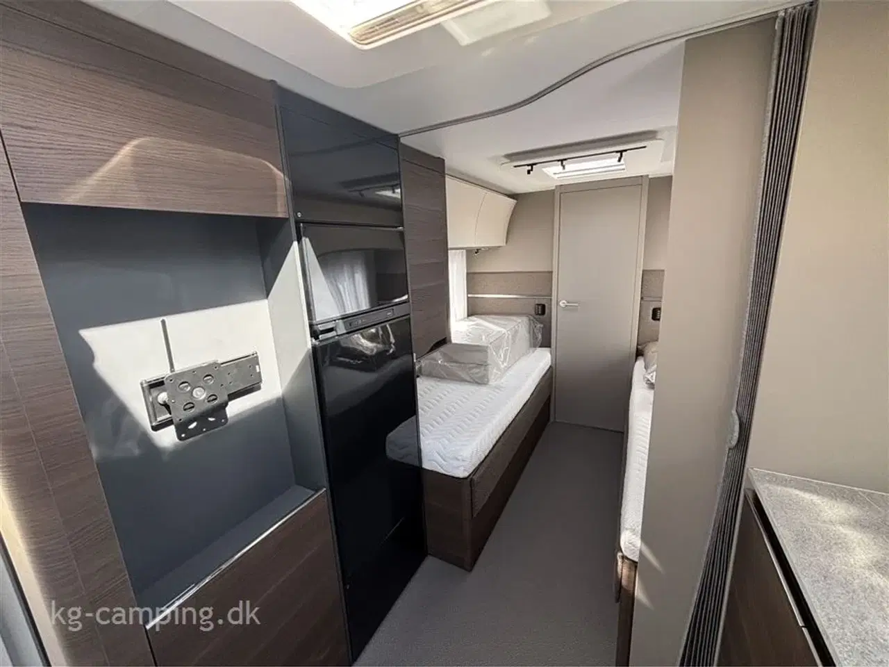 Billede 9 - 2023 - Adria Alpina 613 UT   Alpina i lækkert eksklusivt design. Enkeltsenge. Alde Centralvarme, Fortelt og Mover