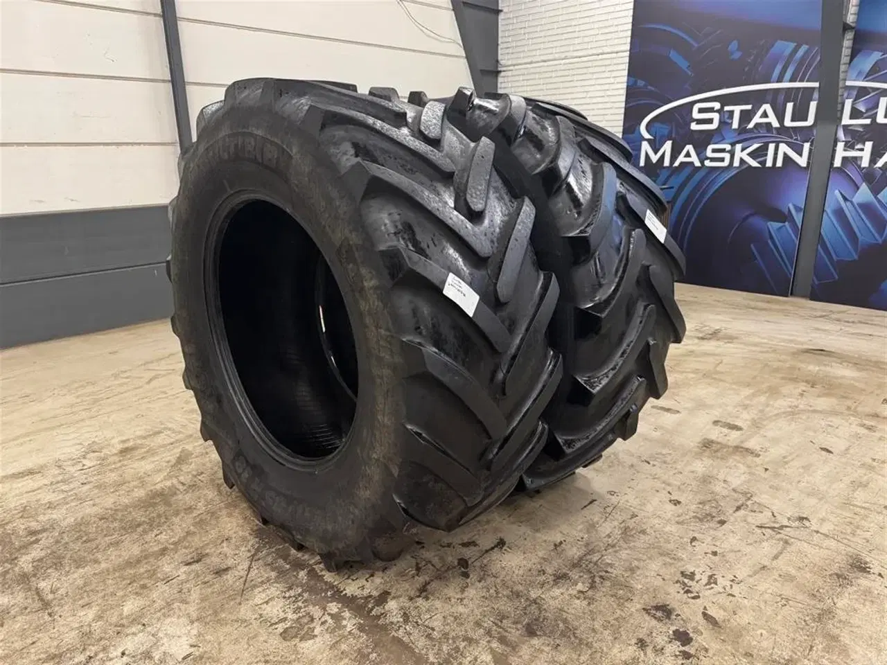 Billede 1 - Michelin 650/65 R38