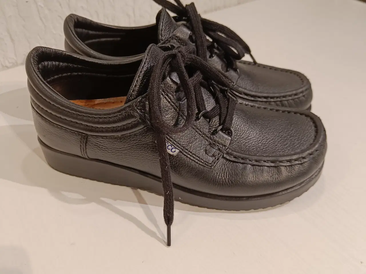 Billede 3 - Ecco sort læder sko 38str 